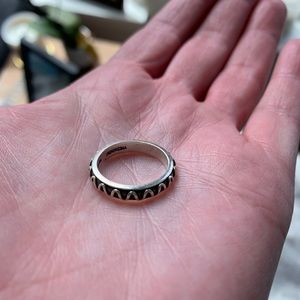 Suarti Sterling Silver band ring.